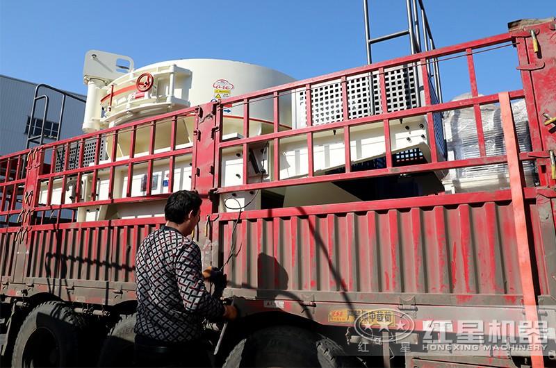 性能高，質(zhì)量高的粉碎機固定裝車