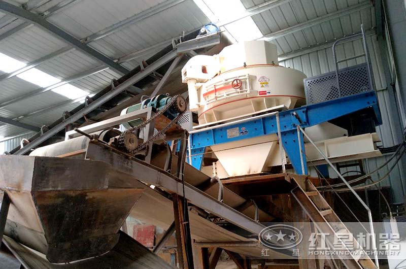 河石碎沙機多少錢？生產出來的人工沙與河沙有什么區別？